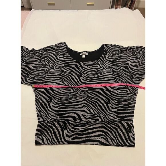 Dressbarn black and white zebra print lined blouse - Picture 3 of 5